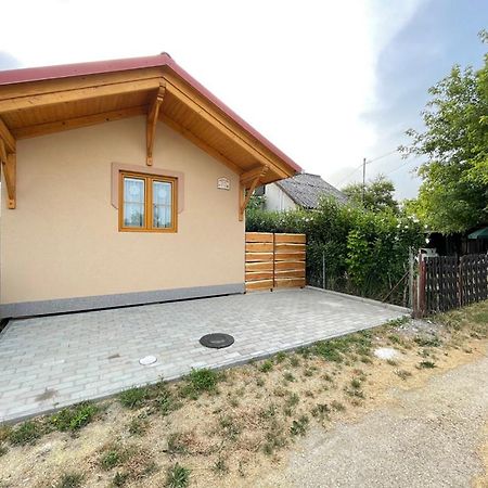 Ibolya Apartman Csisztapuszta Екстериор снимка
