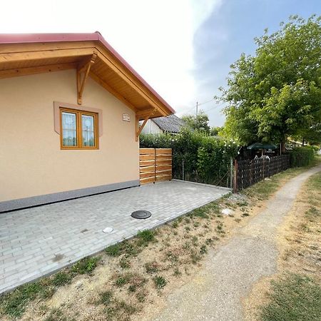 Ibolya Apartman Csisztapuszta Екстериор снимка
