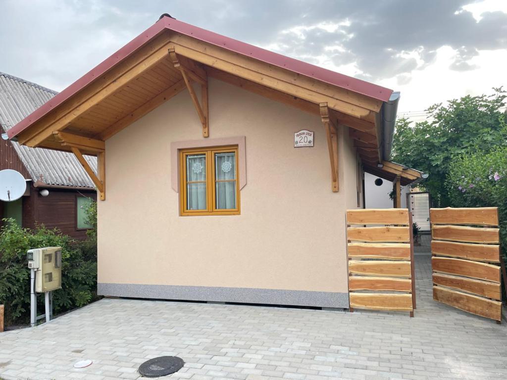 Ibolya Apartman Csisztapuszta Екстериор снимка